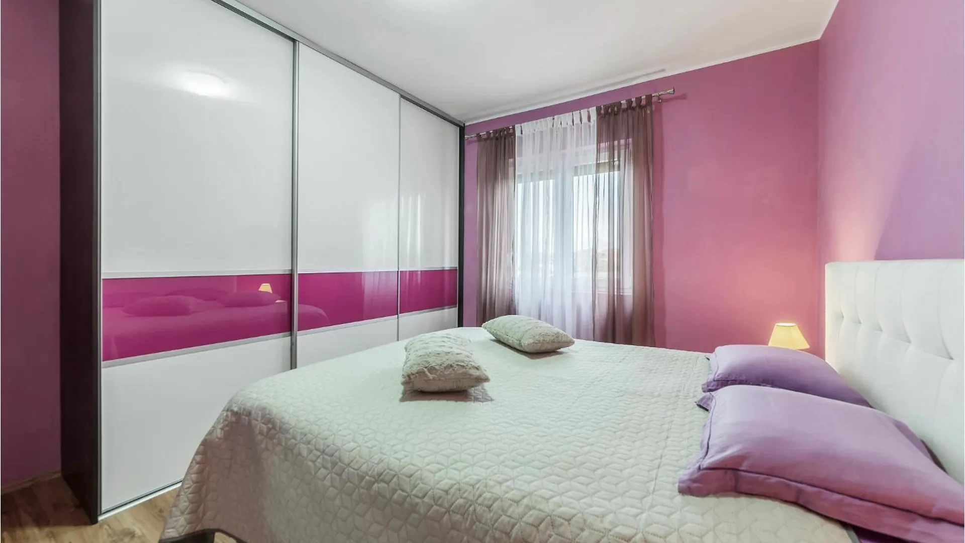 2 Bedroom Gorgeous Apartment In Fazana 0*, Stinjan